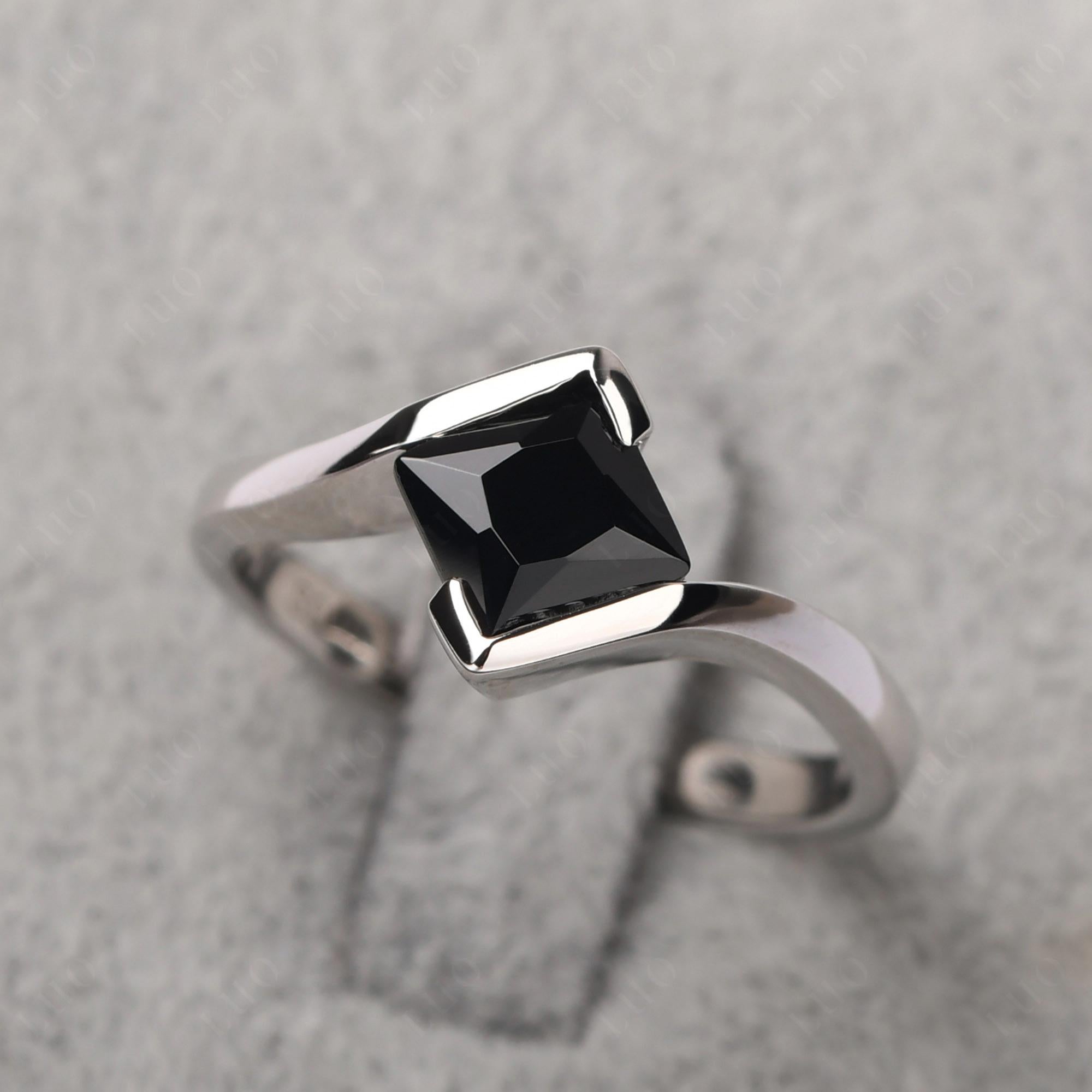 Princess Cut Black Stone Bypass Tension Ring - LUO Jewelry