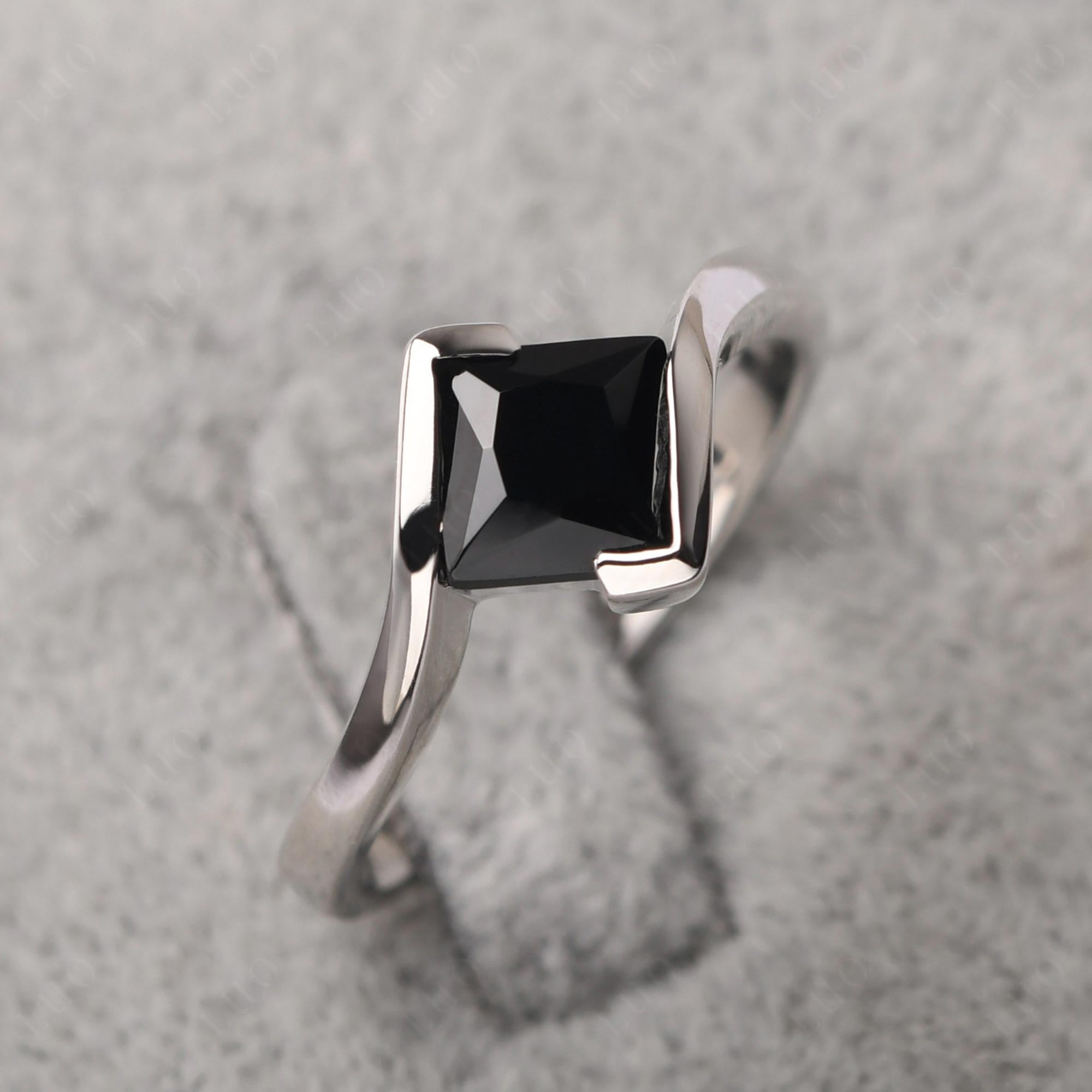 Princess Cut Black Stone Bypass Tension Ring - LUO Jewelry