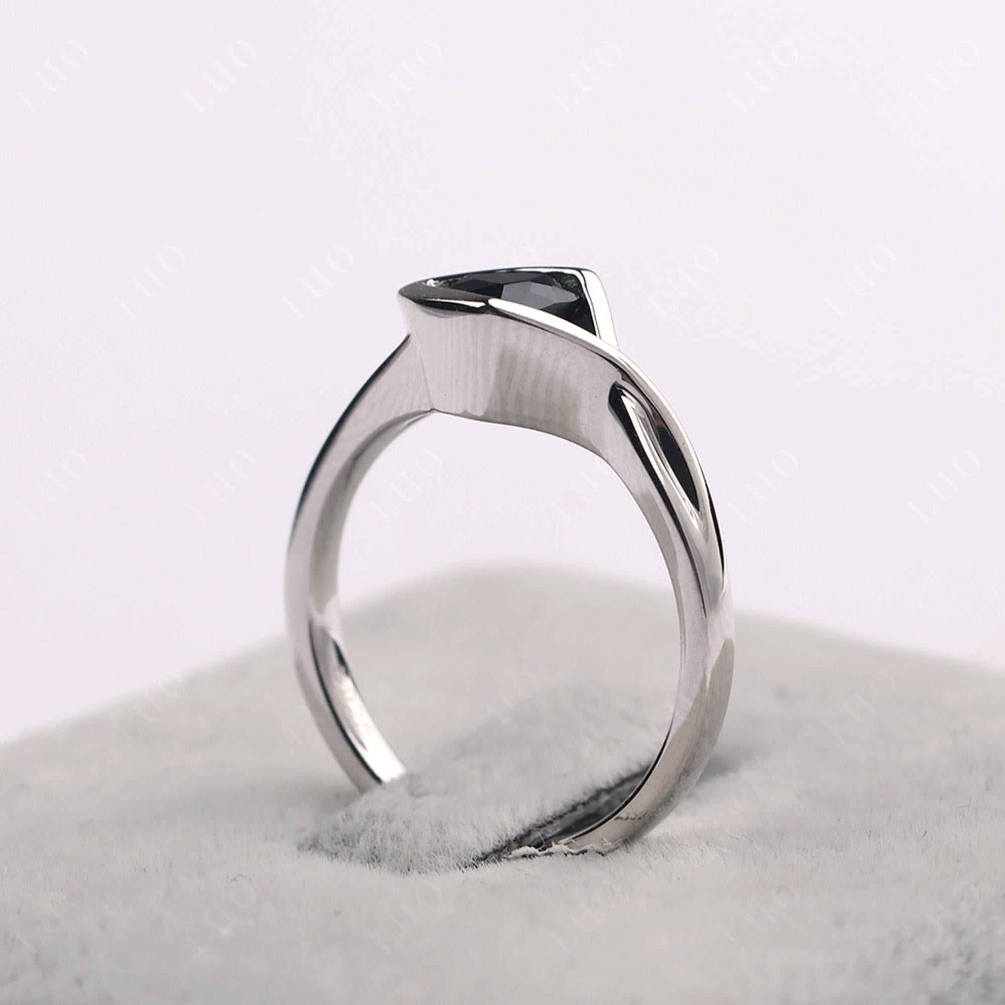 Trillion Cut Simple Black Stone Ring - LUO Jewelry