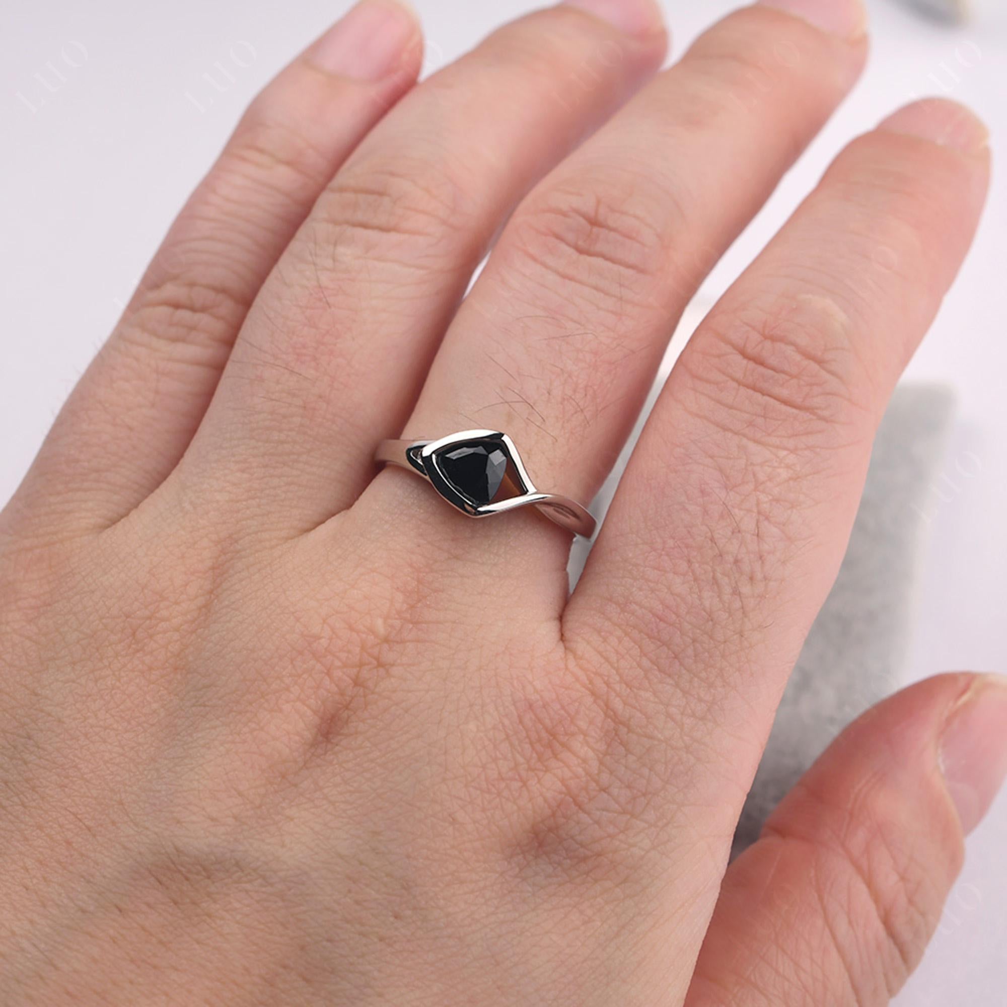 Trillion Cut Simple Black Stone Ring - LUO Jewelry