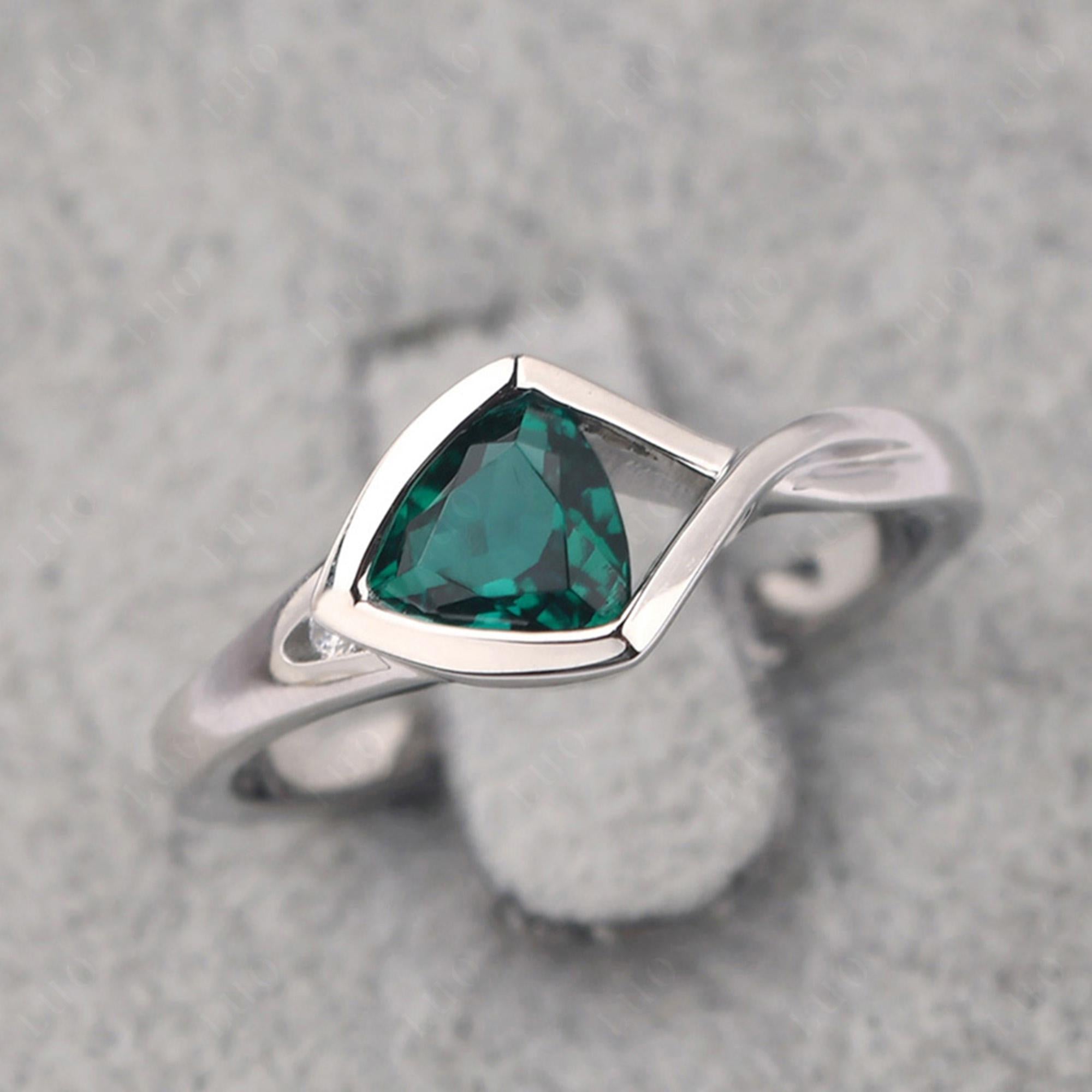 Trillion Cut Simple Emerald Ring - LUO Jewelry