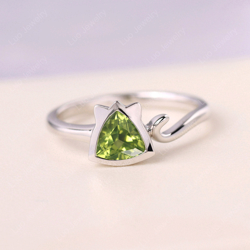 Cat Trillion Cut Peridot Bezel Ring