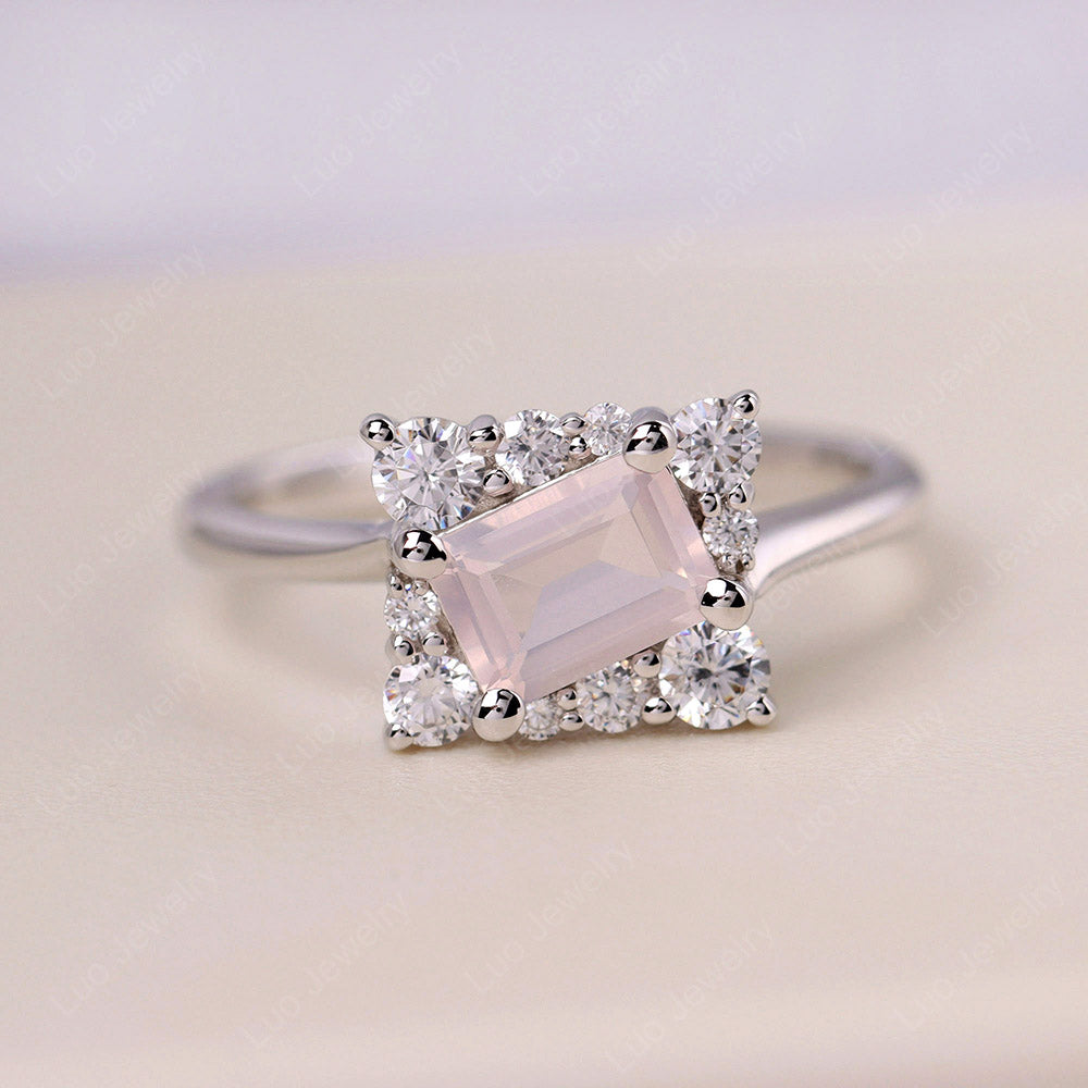 Anillo con halo de cuarzo rosa de talla esmeralda