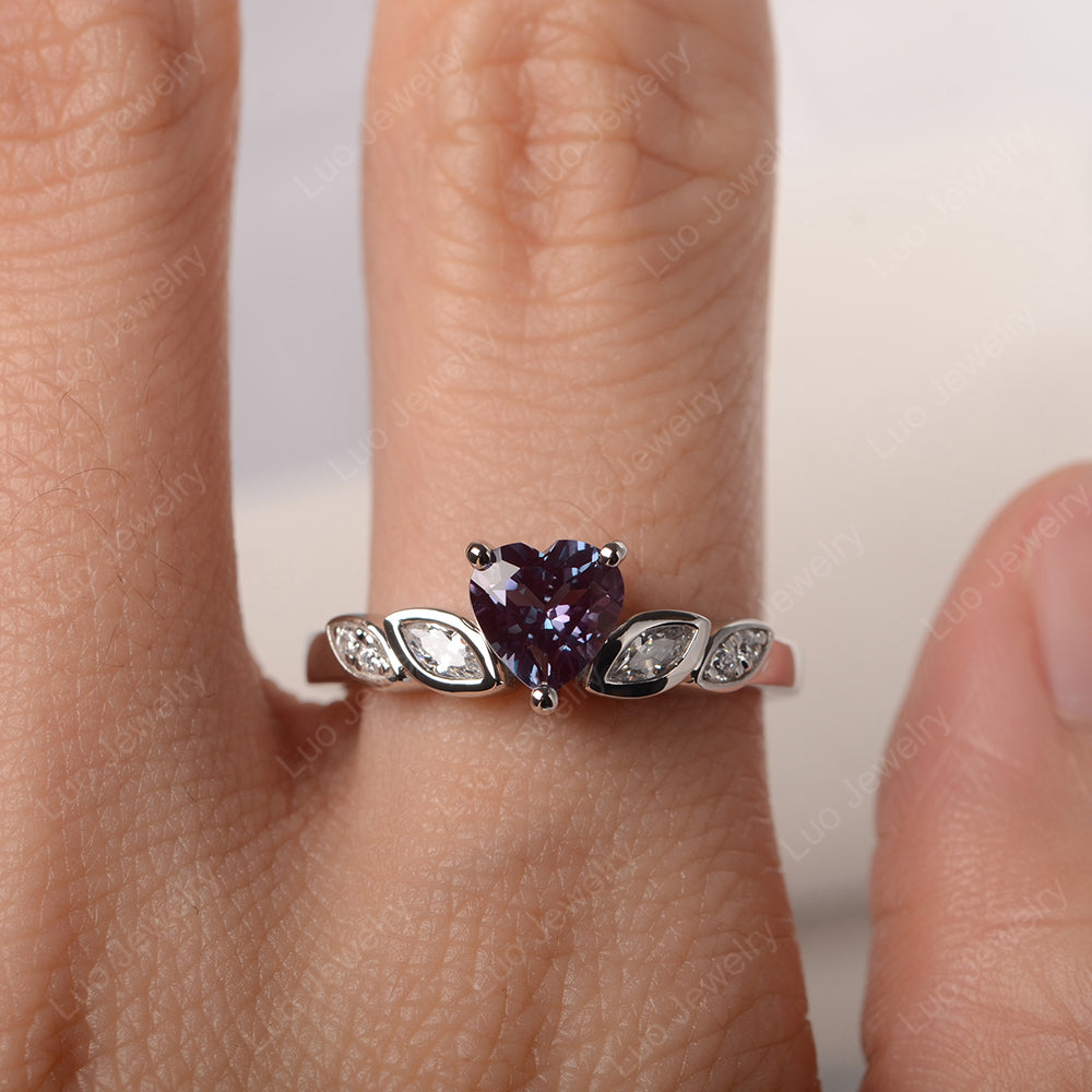 Vintage Heart Alexandrite Ring White Gold - LUO Jewelry