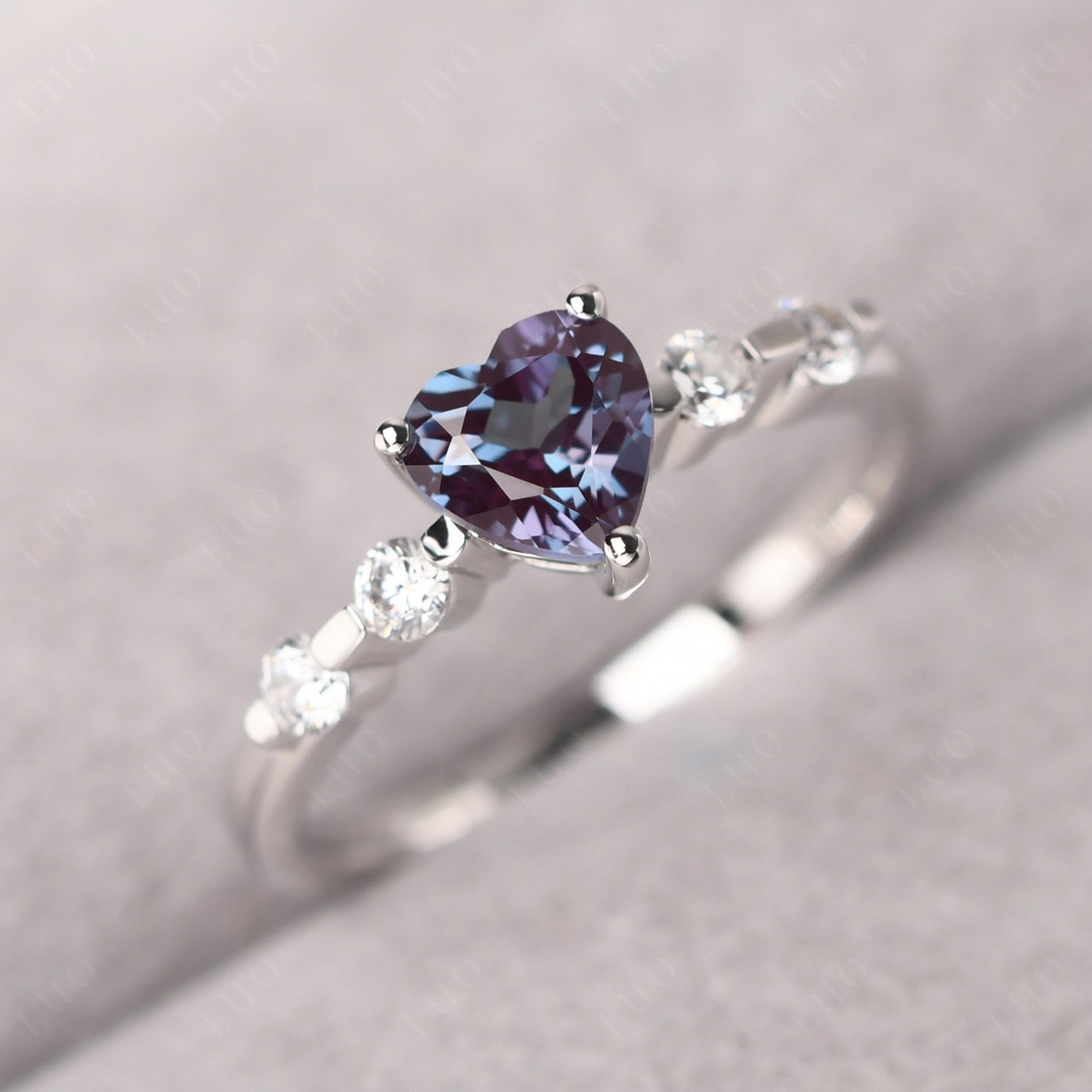 Dainty Heart Alexandrite Engagement Ring - LUO Jewelry