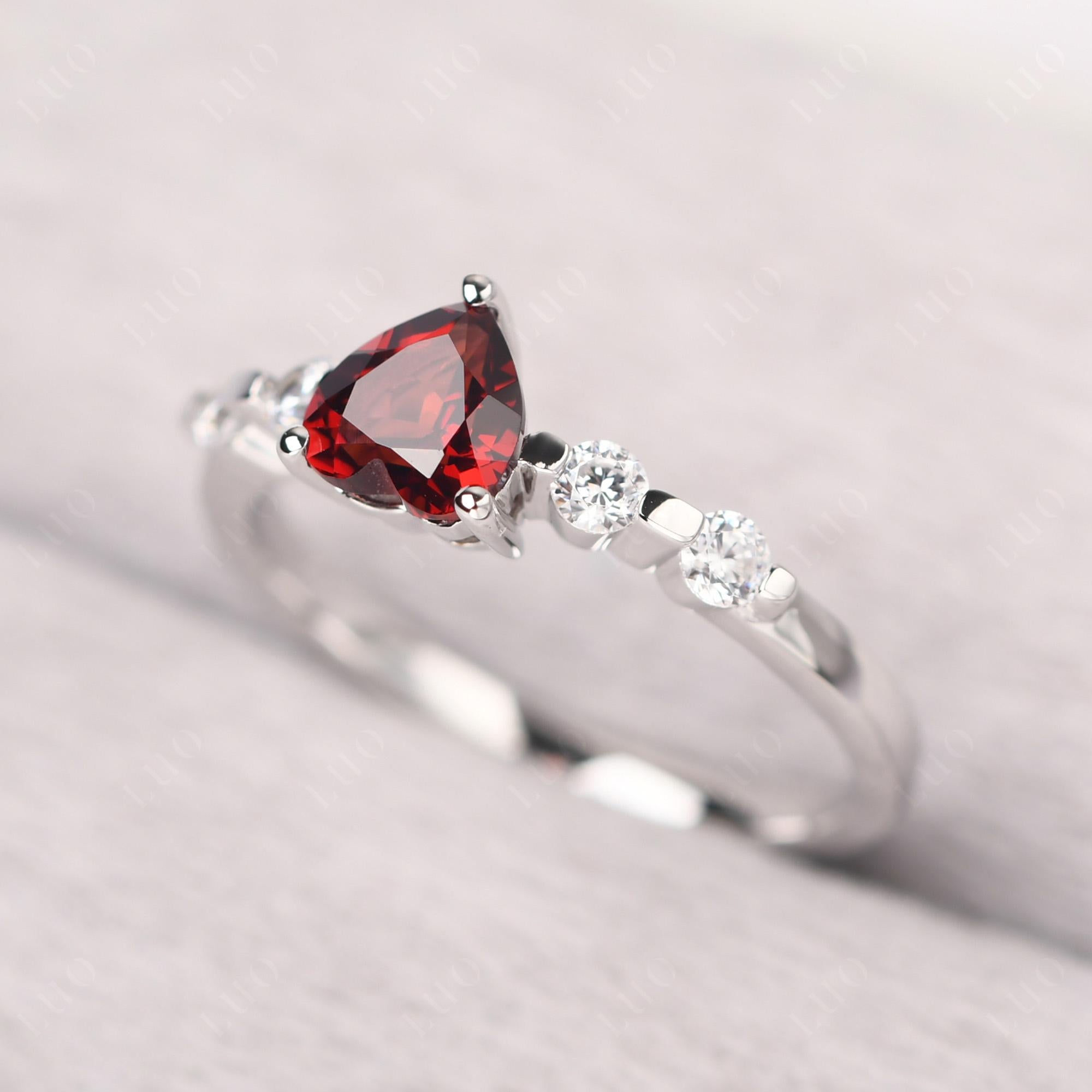 Dainty Heart Garnet Engagement Ring - LUO Jewelry