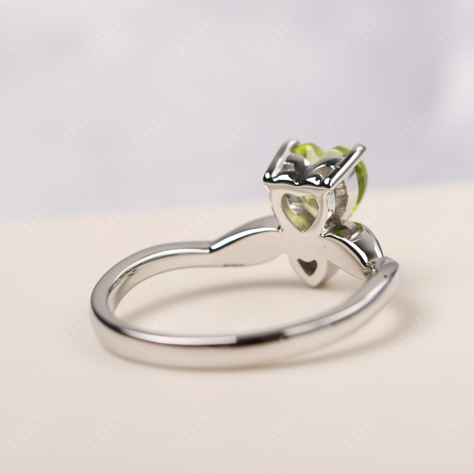 Dainty Twisted Peridot Engagement Ring - LUO Jewelry