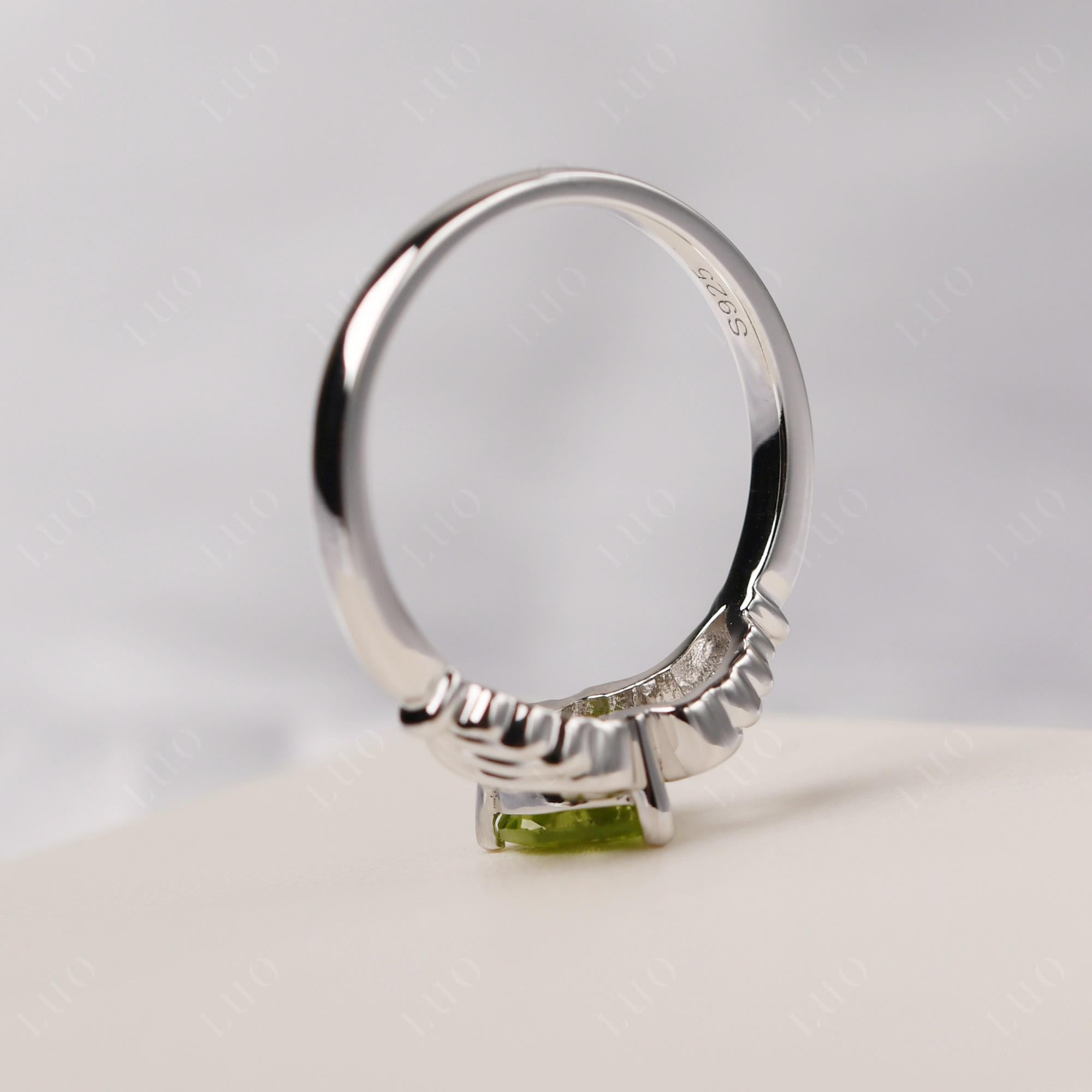Heart Shaped Peridot Claddagh Ring - LUO Jewelry