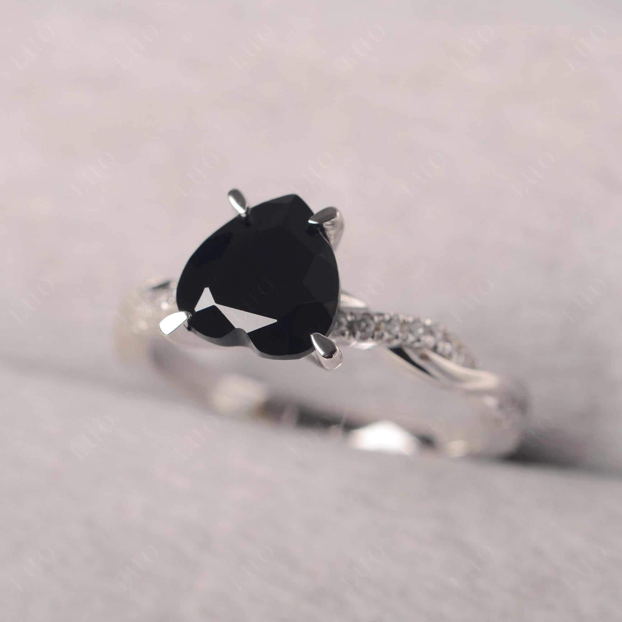 Twisted Heart Shaped Black Stone Ring - LUO Jewelry