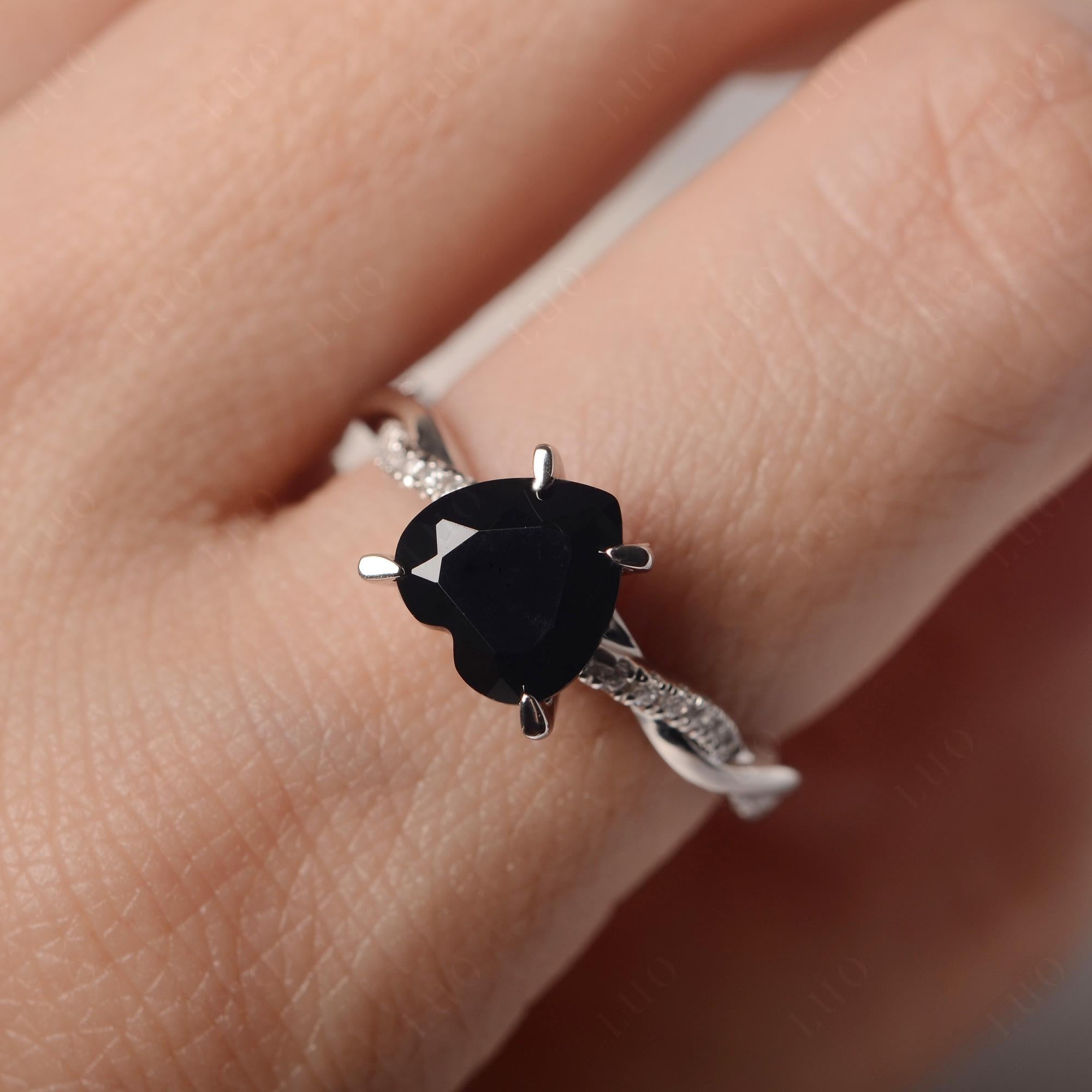 Twisted Heart Shaped Black Stone Ring - LUO Jewelry