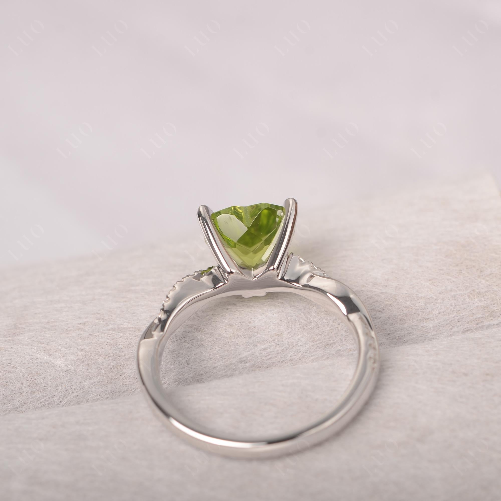 Twisted Heart Shaped Peridot Ring - LUO Jewelry