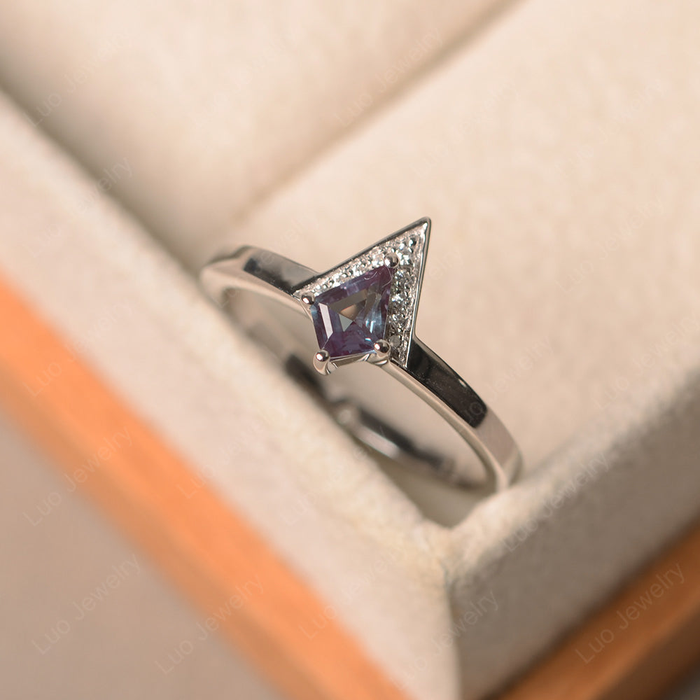 V Shaped Kite Cut Alexandrite Ring White Gold - LUO Jewelry