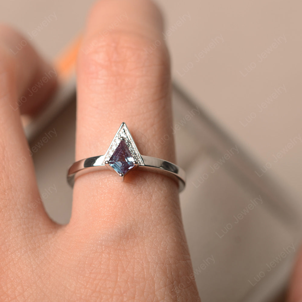 V Shaped Kite Cut Alexandrite Ring White Gold - LUO Jewelry