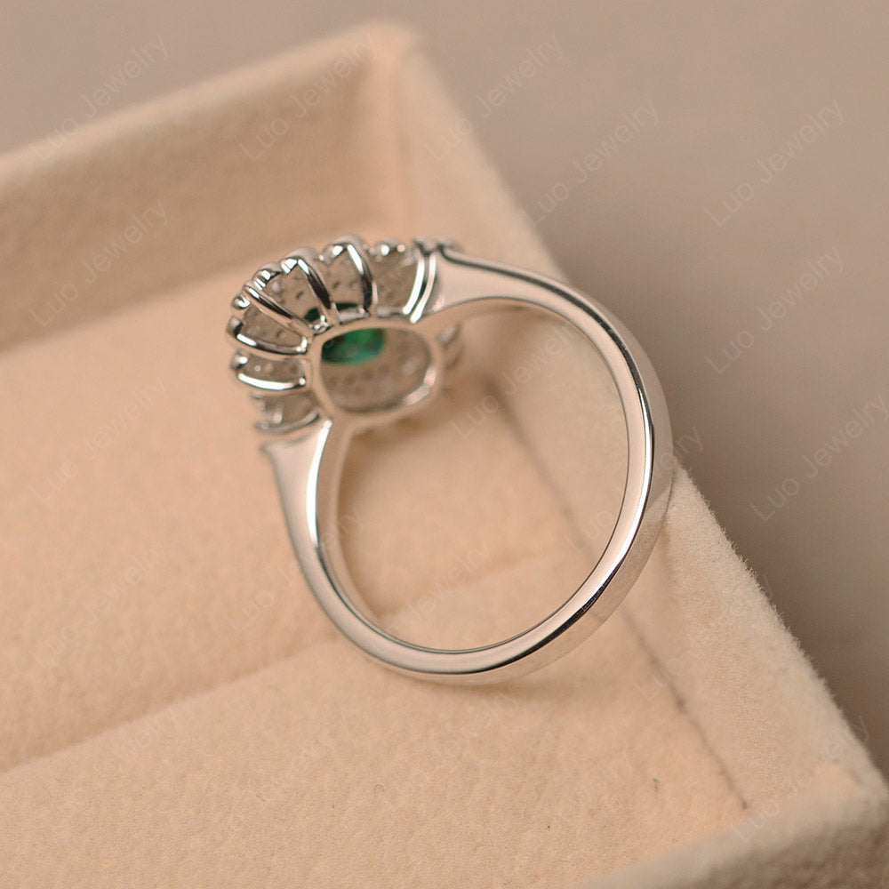 Vintage Marquise geschnittener Smaragd Halo Ring