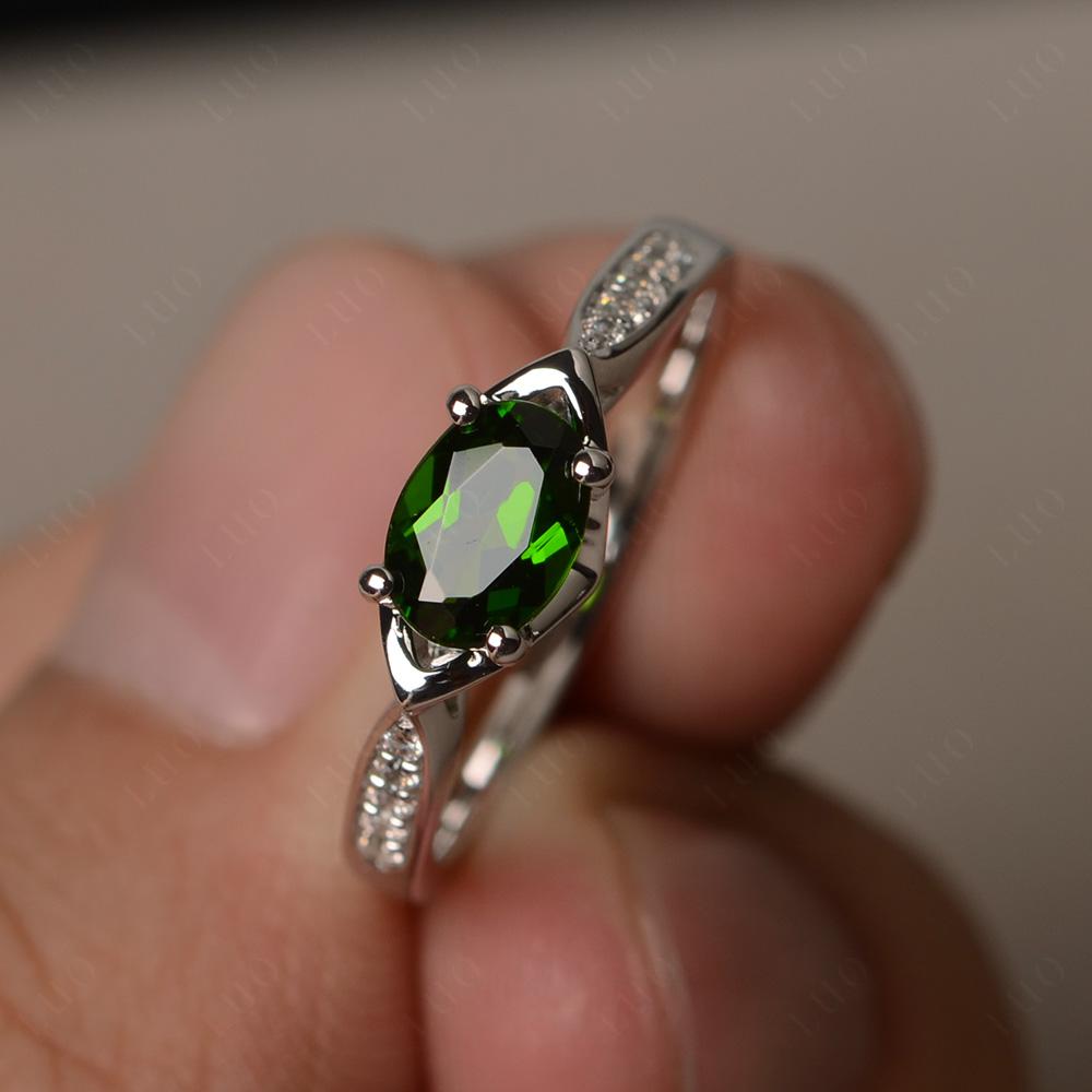 Petite Oval Horizontal Diopside Ring - LUO Jewelry