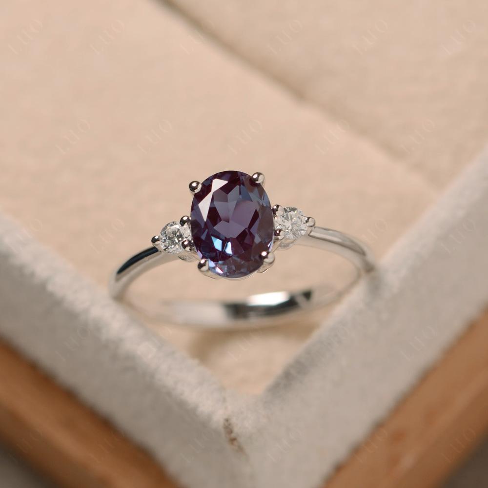 Simple Oval Cut Alexandrite Trilogy Ring - LUO Jewelry