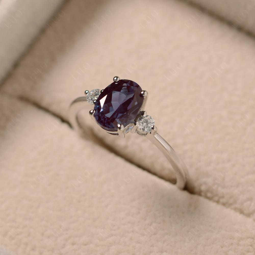 Simple Oval Cut Alexandrite Trilogy Ring - LUO Jewelry