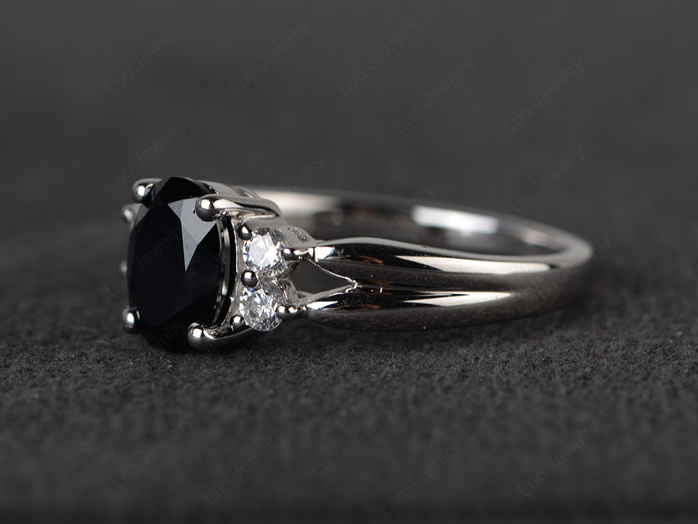 Oval Cut Black Stone Ring With Split Shank Gold - LUO Jewelry