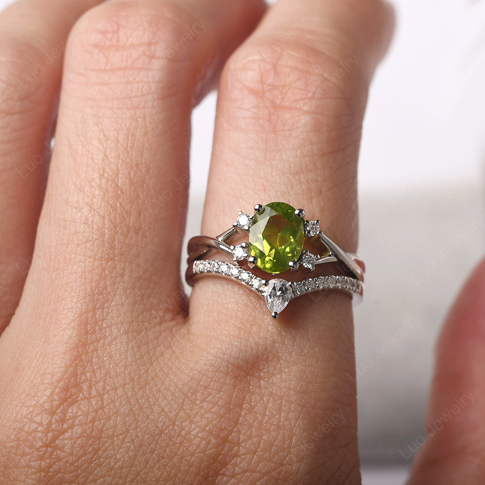 Split Shank Peridot Ring With Wedding Band - LUO Jewelry