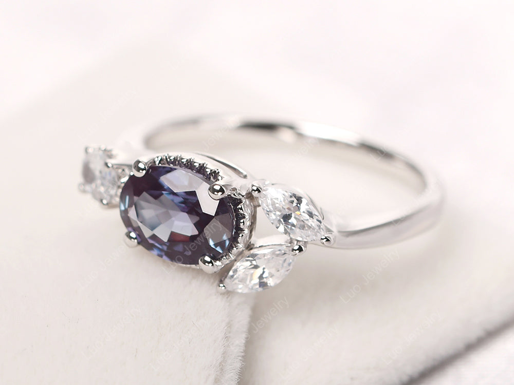Oval Alexandrite Mothers Ring - LUO Jewelry