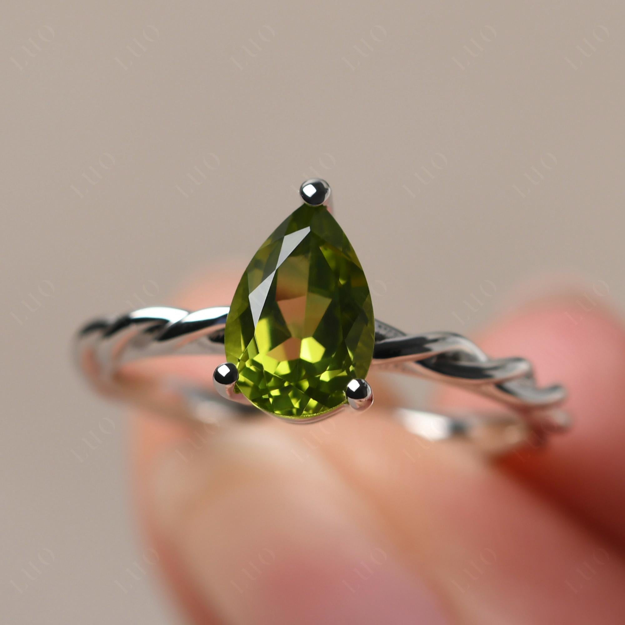 Teardrop Peridot Solitaire Rope Ring - LUO Jewelry