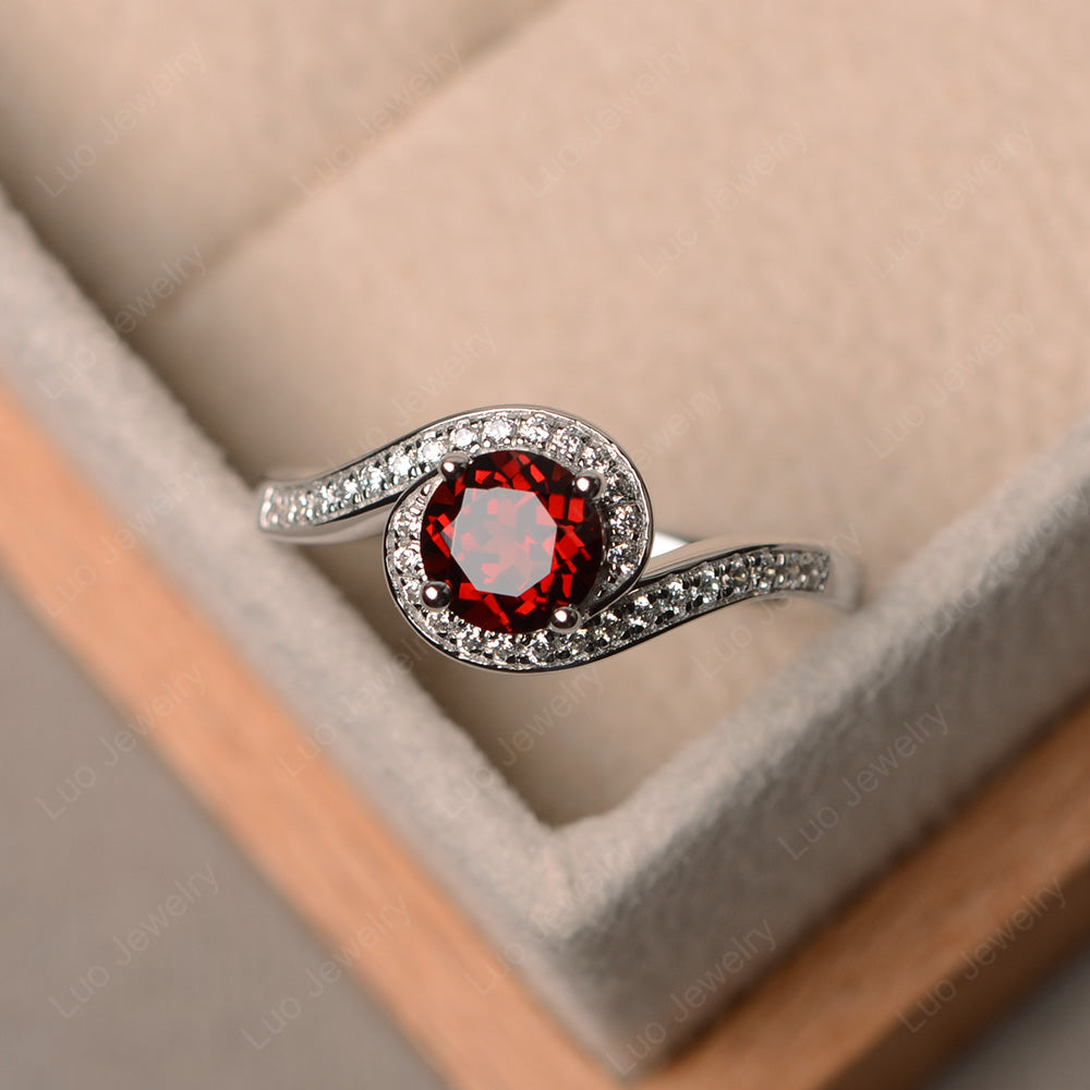 Round Brilliant Cut Garnet Engagement Ring - LUO Jewelry