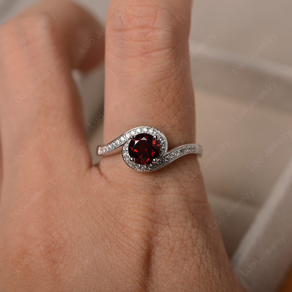 Round Brilliant Cut Garnet Engagement Ring - LUO Jewelry
