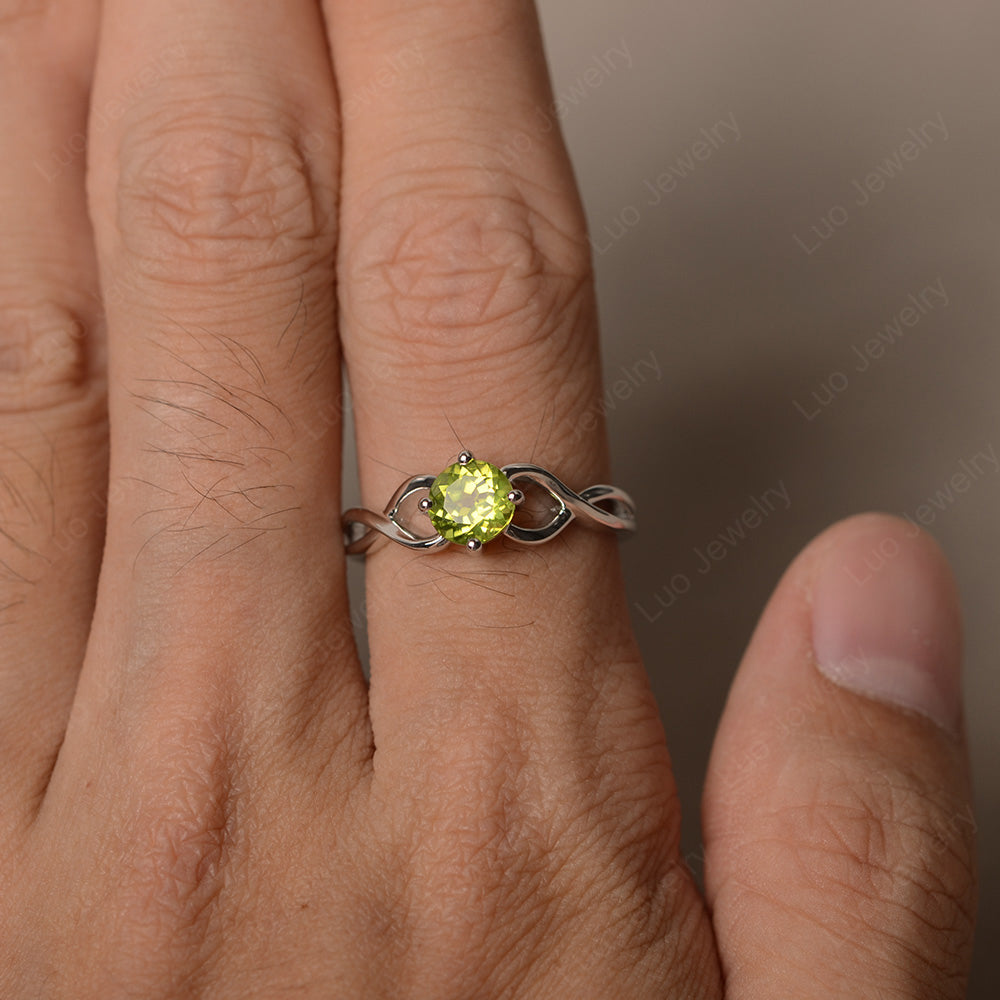 Kite Set Round Peridot Solitaire Ring Gold - LUO Jewelry