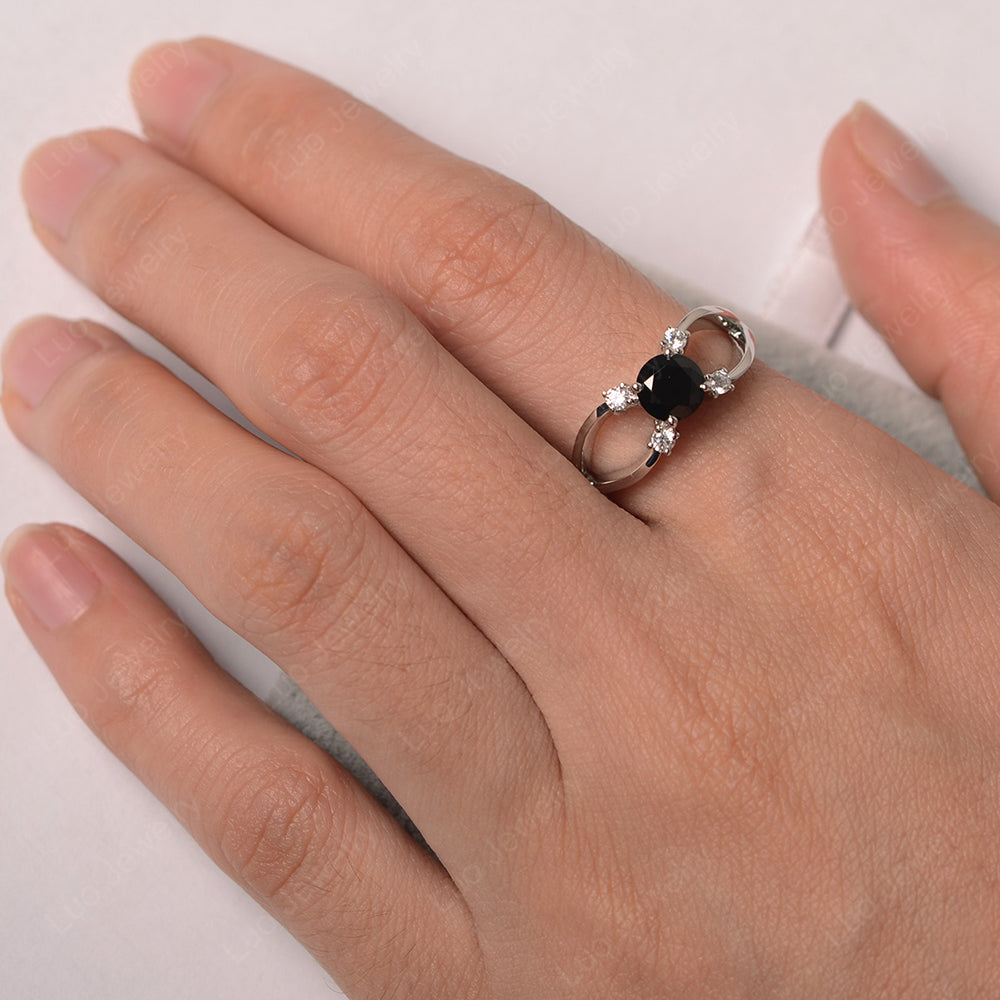 Round Cut Black Stone Ring Split Shank Silver - LUO Jewelry