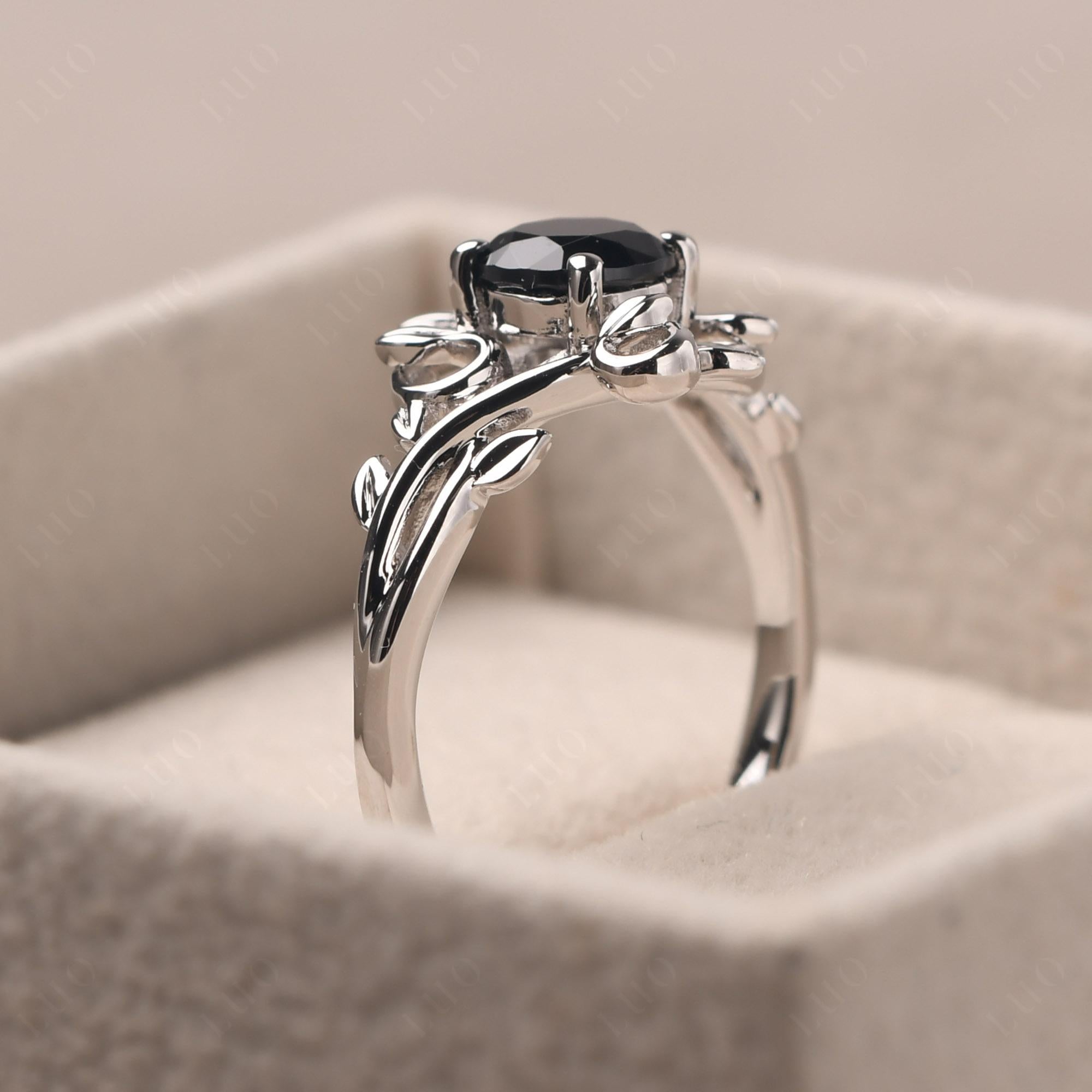 Round Cut Black Stone Leaf Ring - LUO Jewelry