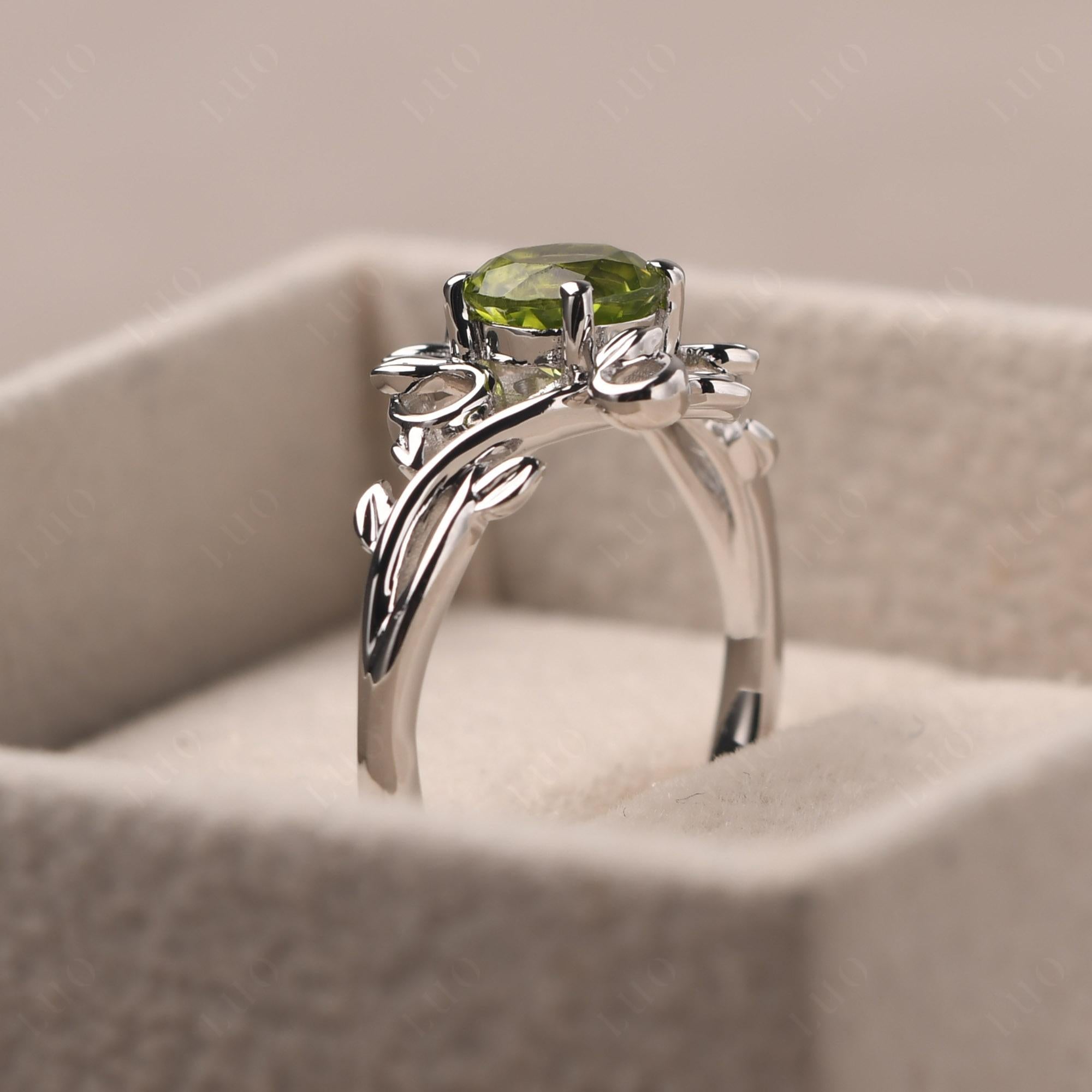 Round Cut Peridot Leaf Ring - LUO Jewelry