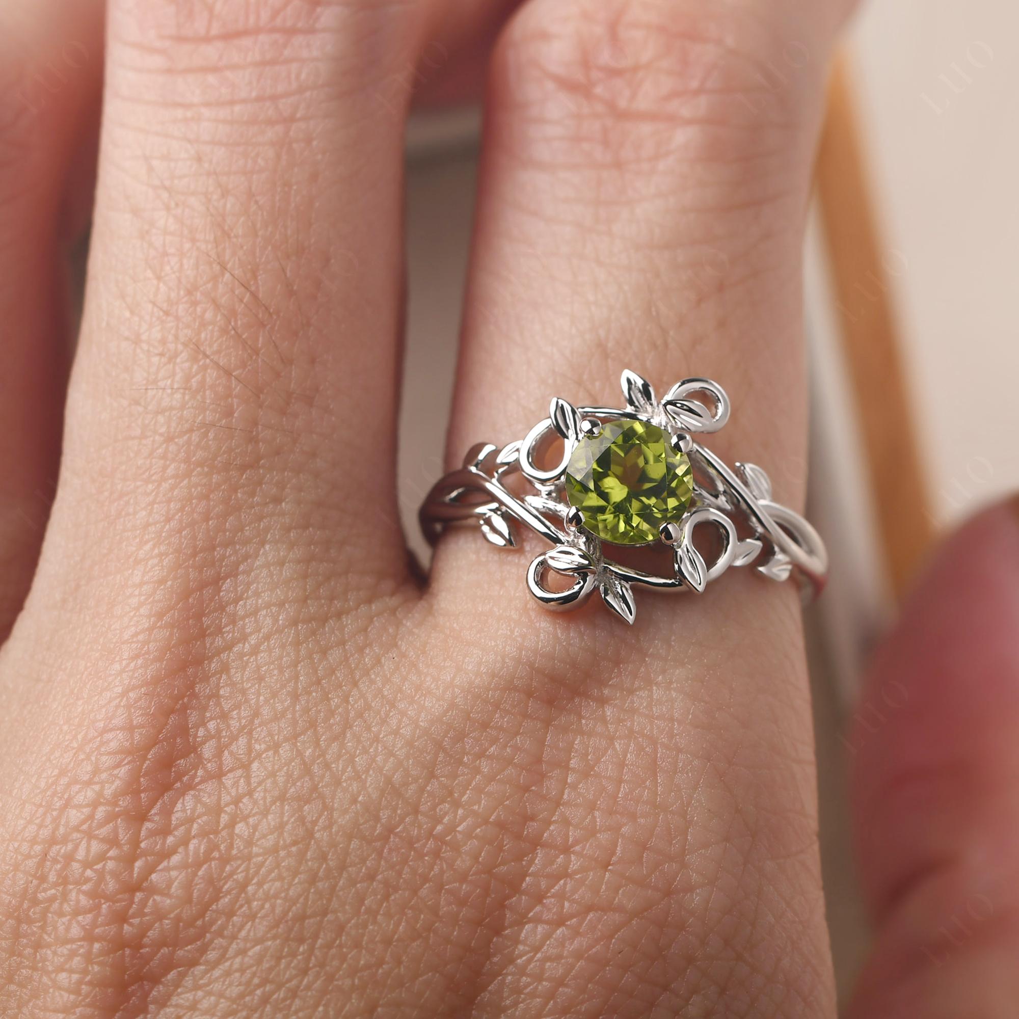 Round Cut Peridot Leaf Ring - LUO Jewelry