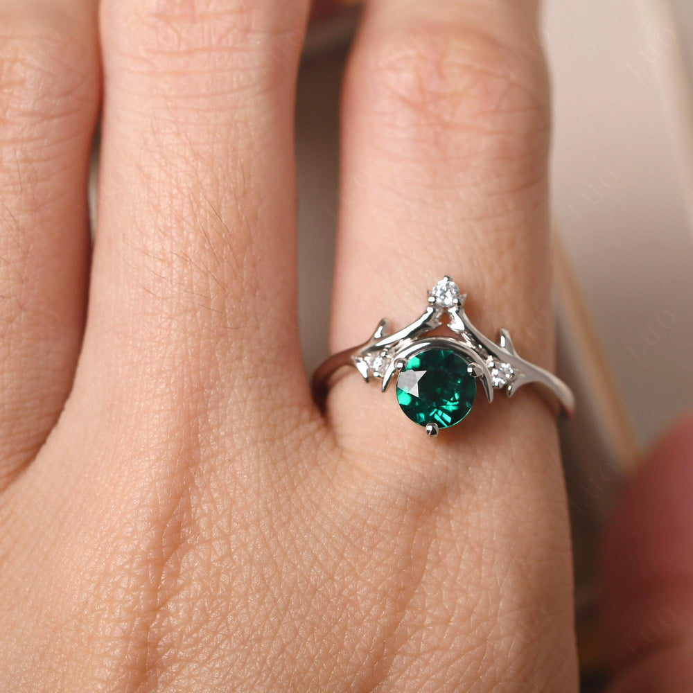 Round Shaped Dainty Emerald Ring - LUO Jewelry