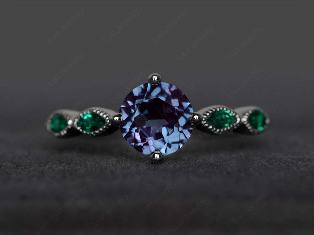 Kite Set Round Cut Alexandrite and Emerald Ring - LUO Jewelry