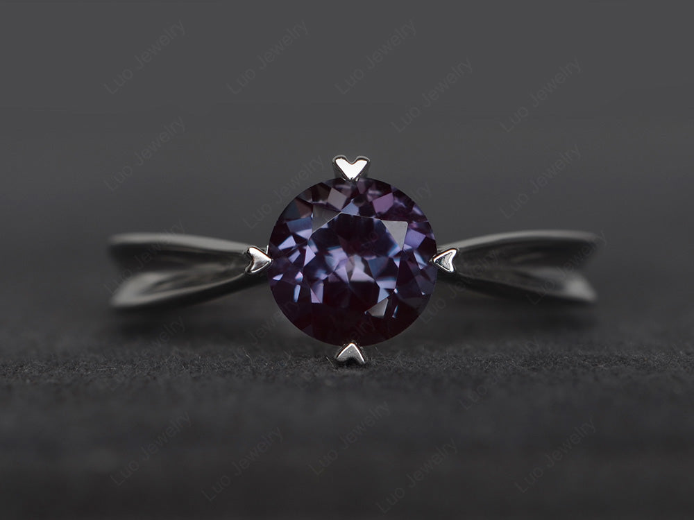 Heart Prong Alexandrite Solitaire Wedding Ring - LUO Jewelry