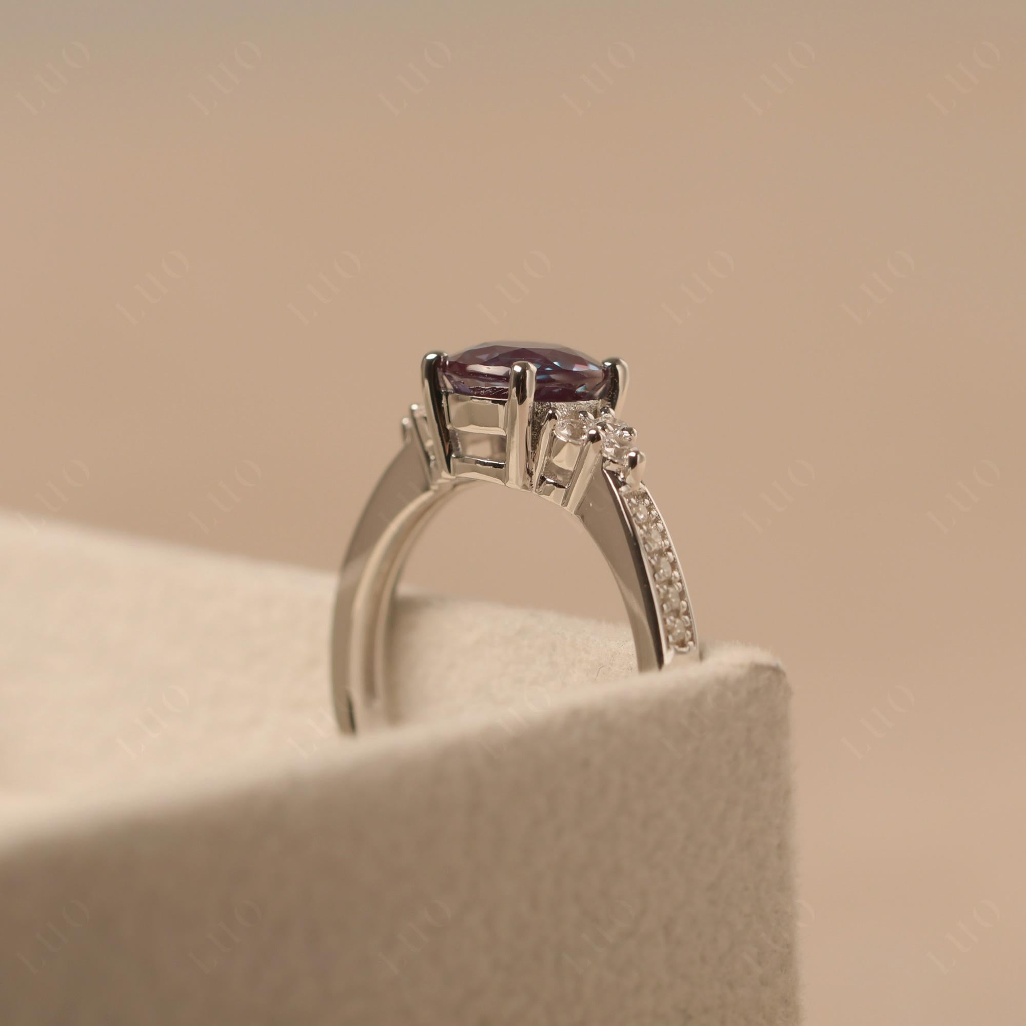 Round Cut Alexandrite Engagement Ring - LUO Jewelry
