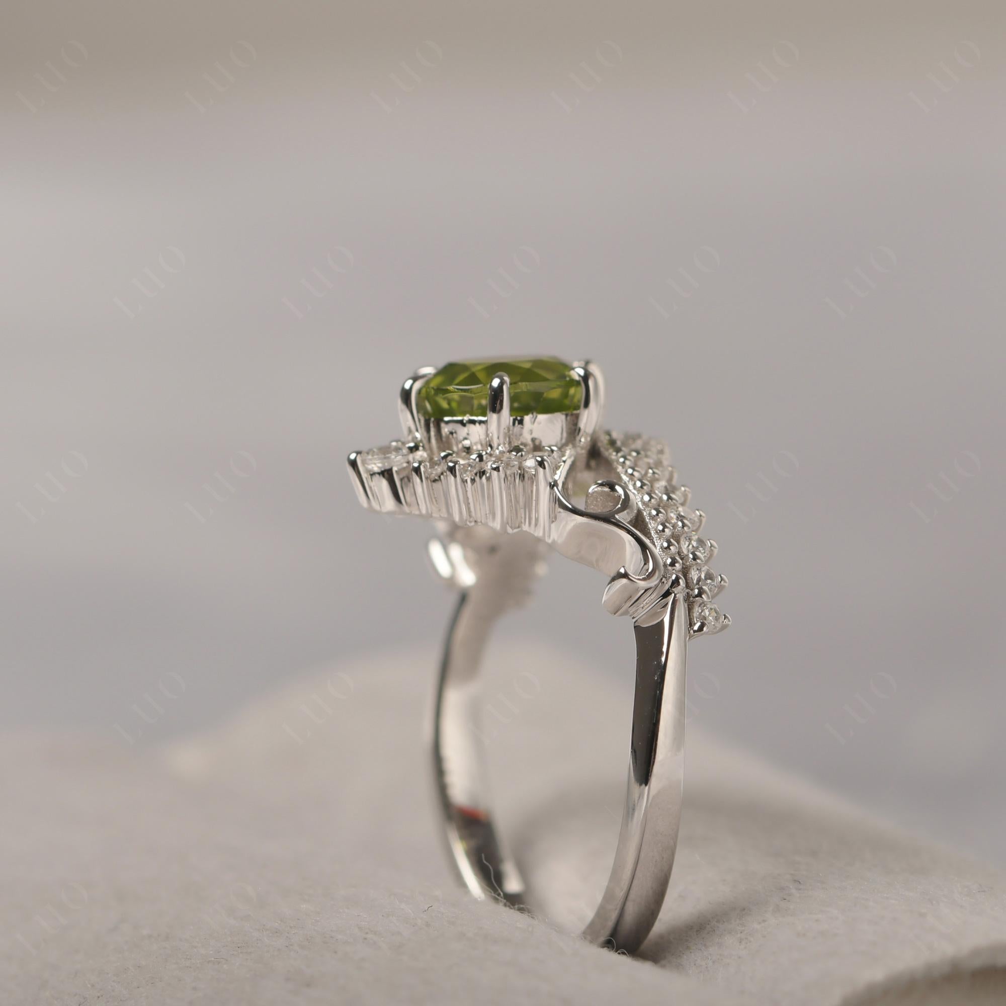 Vintage Peridot Cocktail Ring - LUO Jewelry