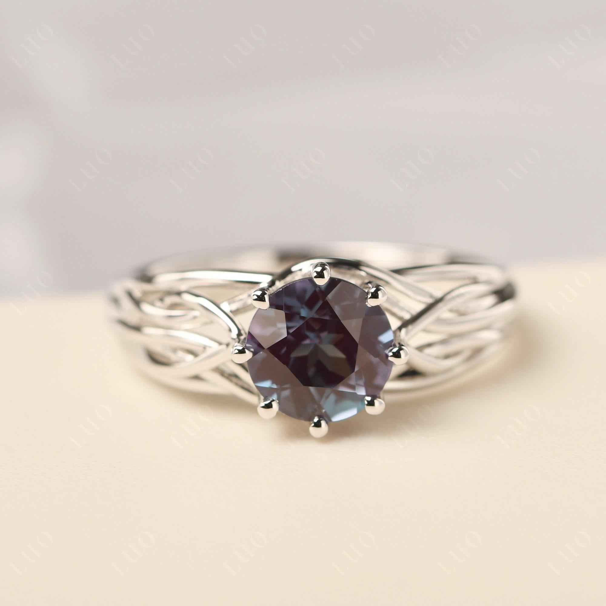 Intertwined Alexandrite Wedding Ring - LUO Jewelry