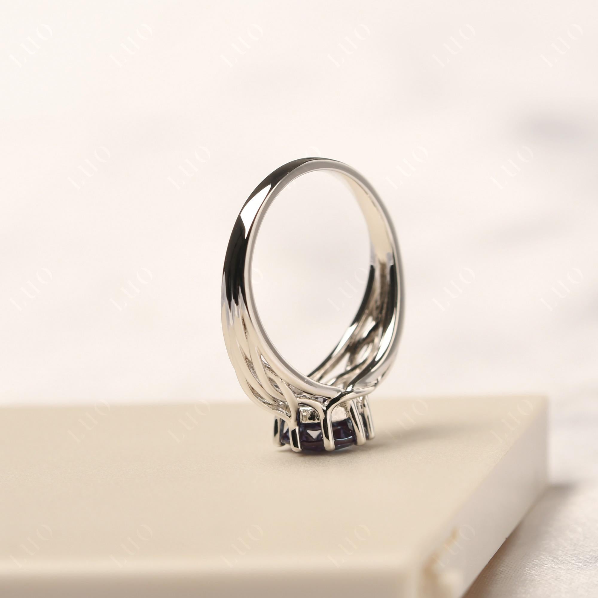 Intertwined Alexandrite Wedding Ring - LUO Jewelry