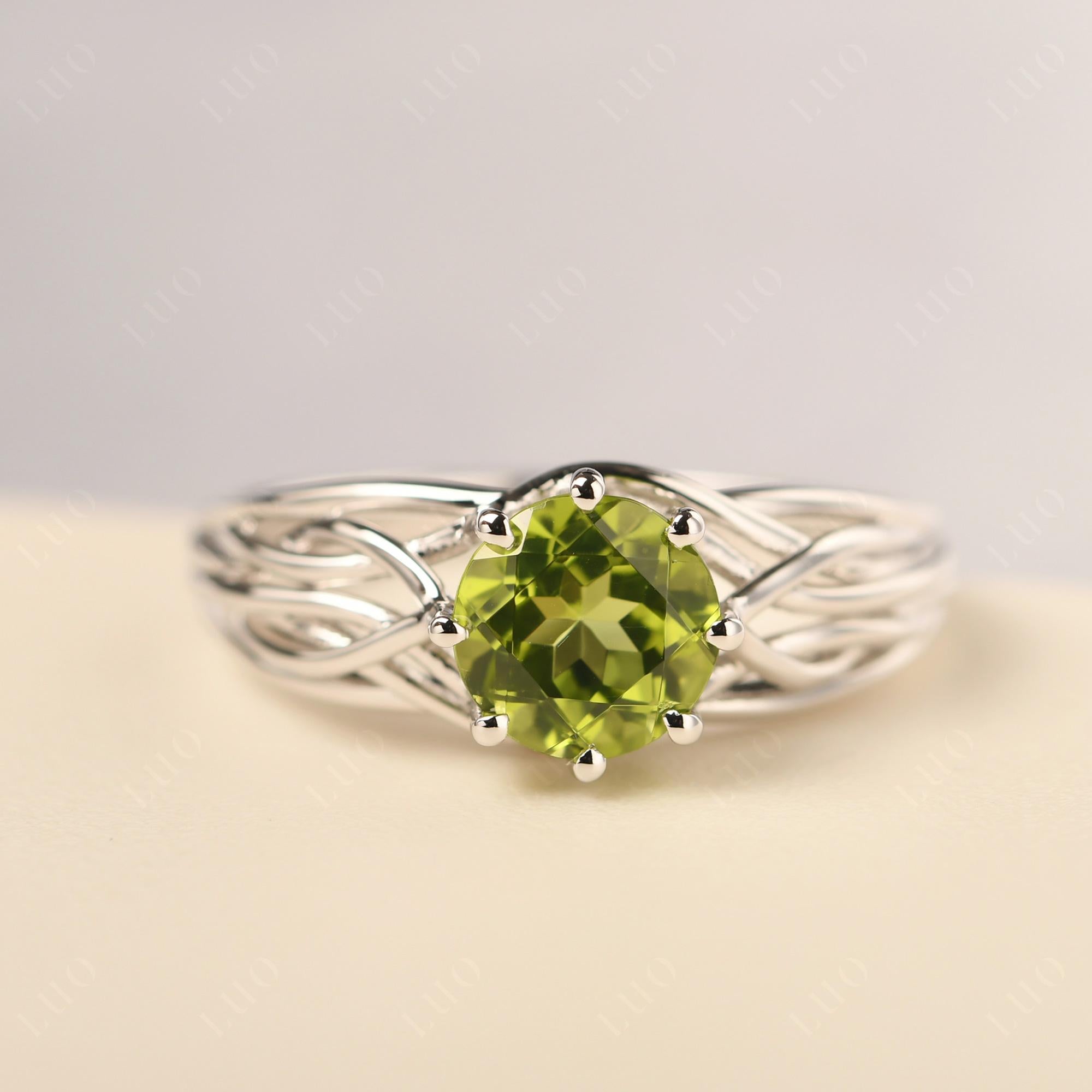 Intertwined Peridot Wedding Ring - LUO Jewelry