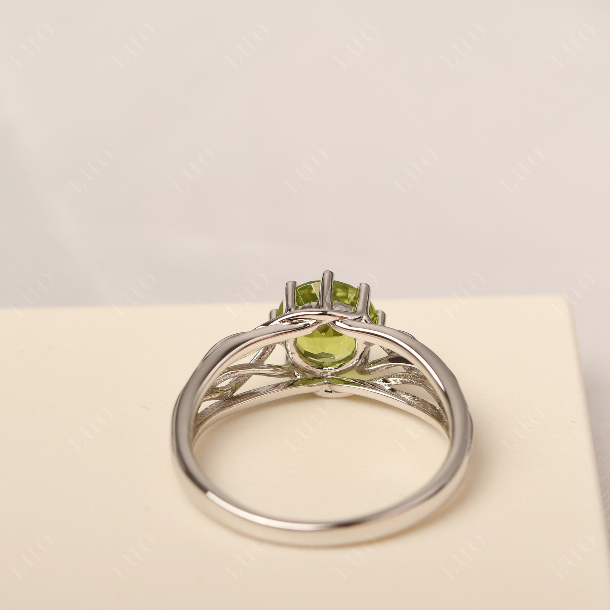 Intertwined Peridot Wedding Ring - LUO Jewelry