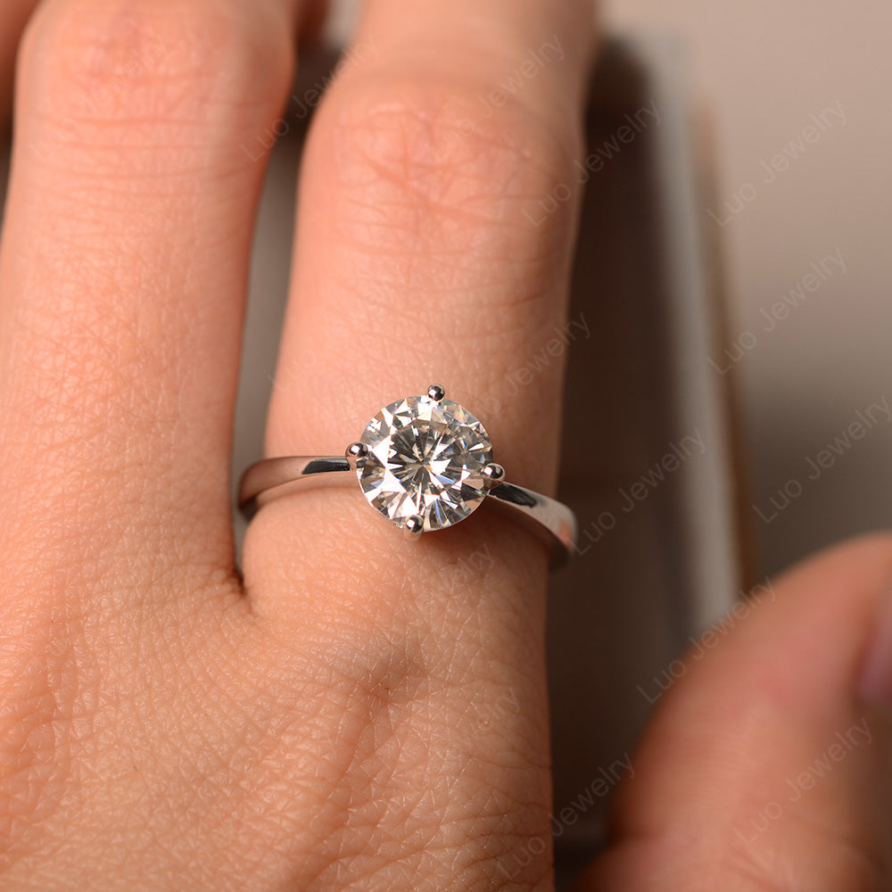Round Cut Kite Set Moissanite Solitaire Ring - LUO Jewelry