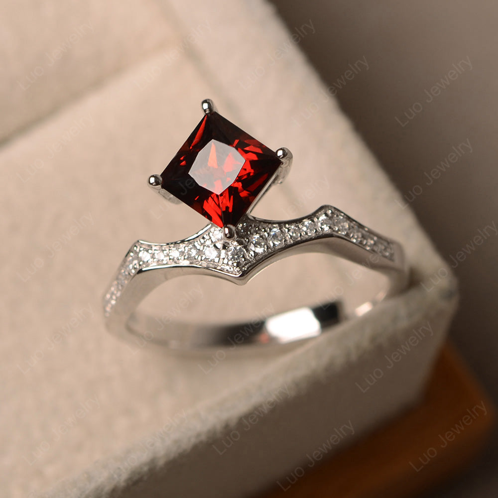 Vintage Kite Set Princess Cut Garnet Ring - LUO Jewelry