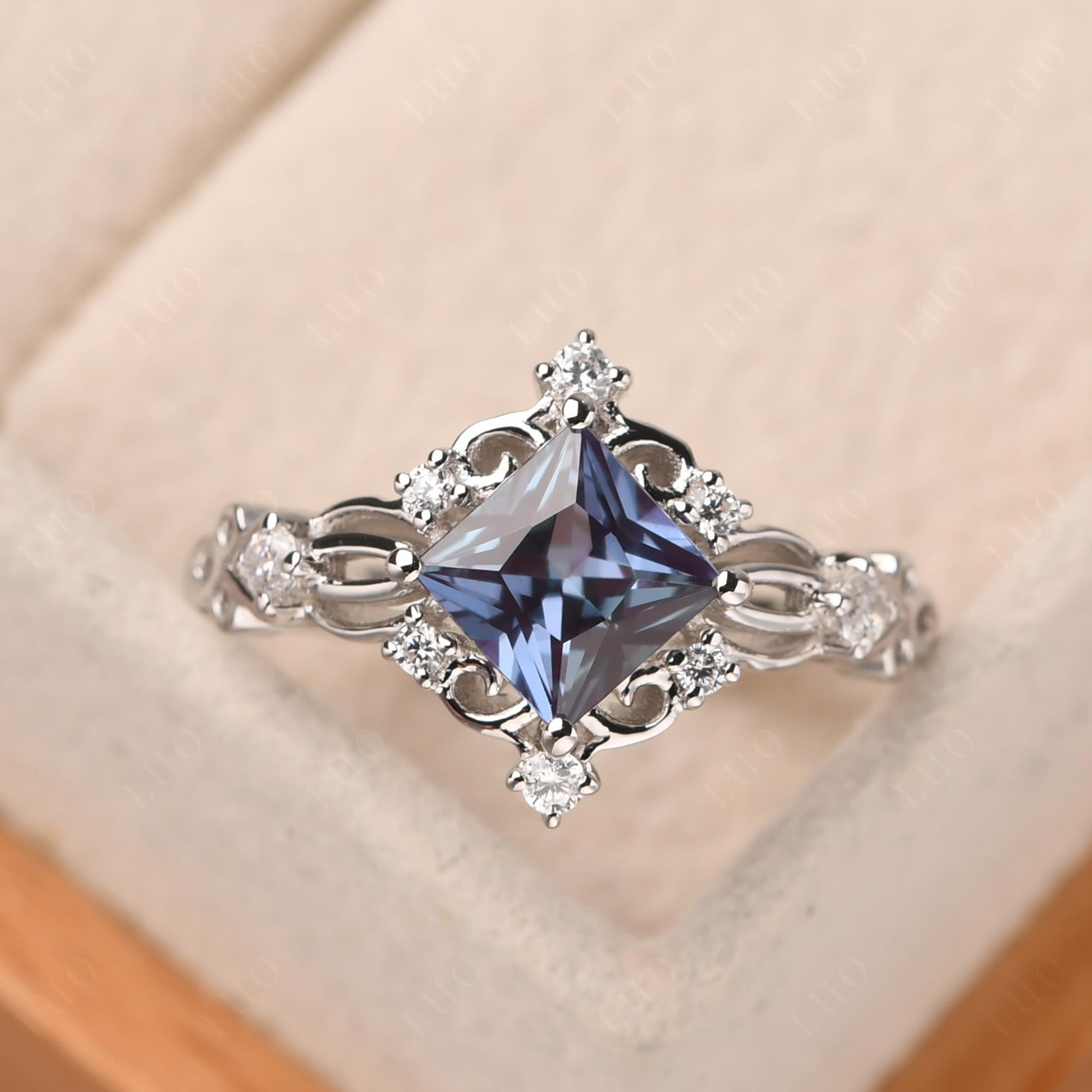 Princess Cut Art Deco Alexandrite Ring - LUO Jewelry