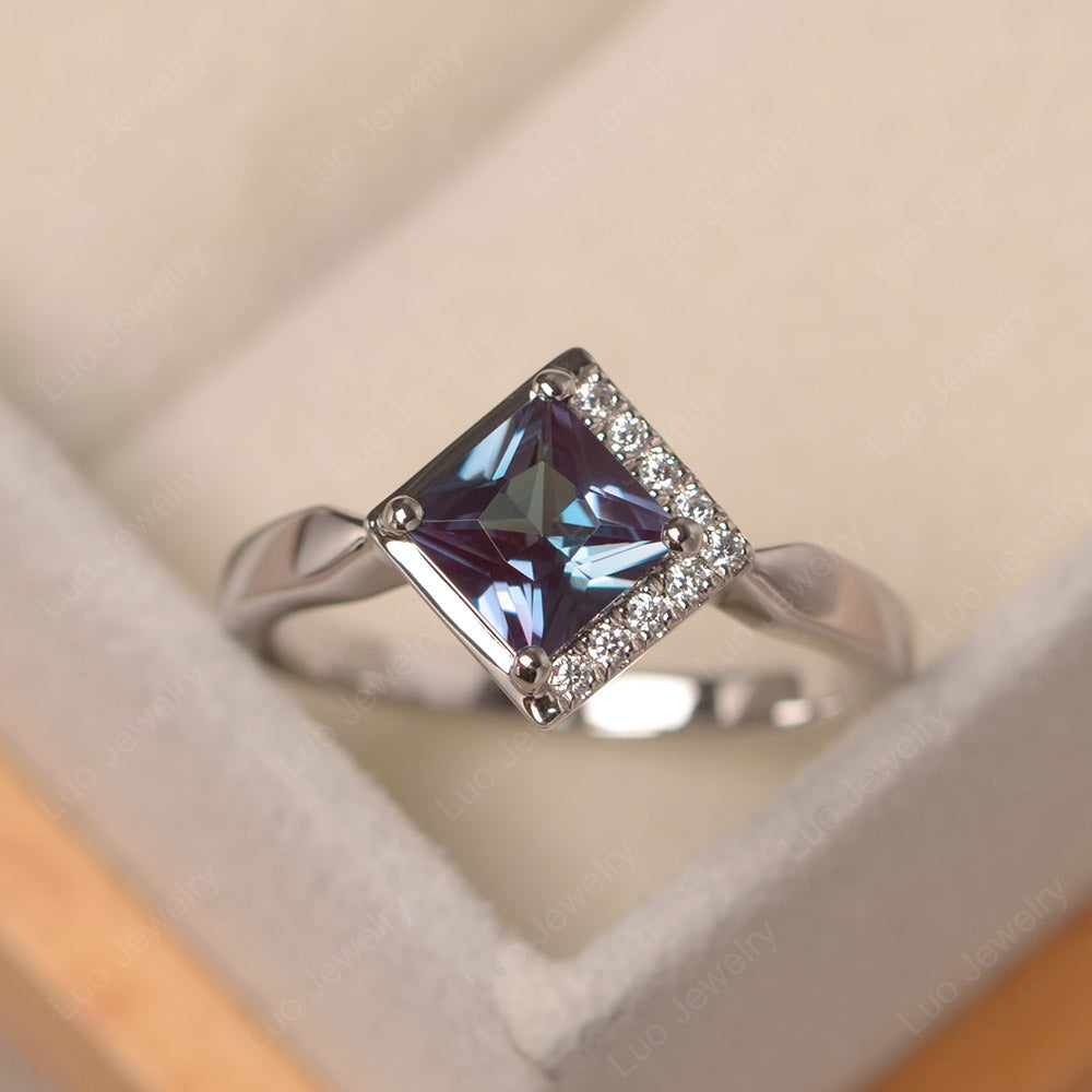 Juego de cometa Alexandrite Half Halo Ring