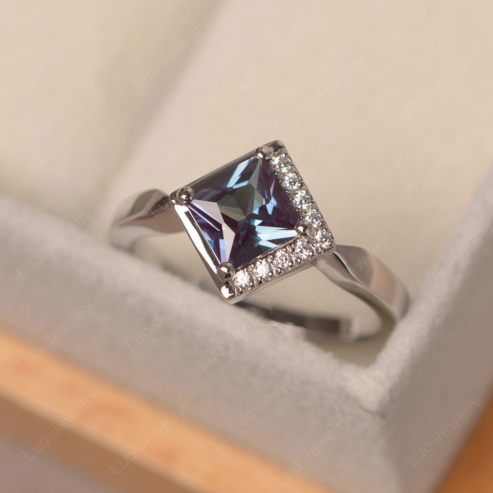 Juego de cometa Alexandrite Half Halo Ring